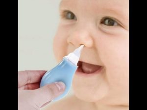 Нужно ли отсасывать сопли у ребенка