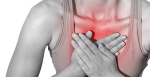 Сильные поддергивания под левой грудью