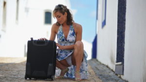 Неудачно присела на корточки, что то с ногой.