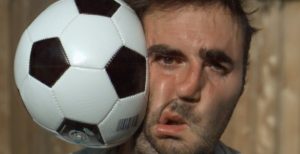 Удар мячом по голове