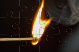 Опасна ли искра от спички для глаза?