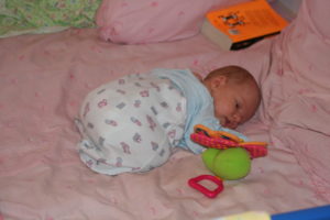 Грудной ребенок много спит и мало ест